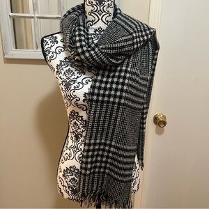 Brand New Faliero Sarti Italian Scarf